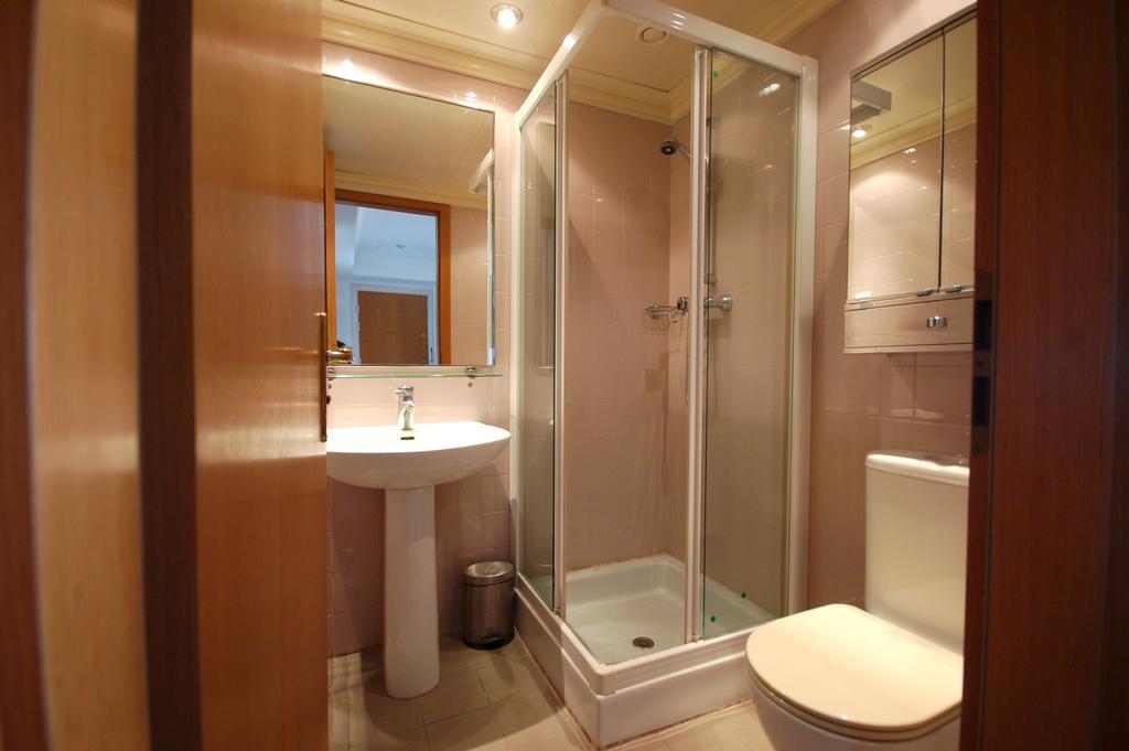 Lets Holidays Apartment Sea Views In Barcelona Room photo